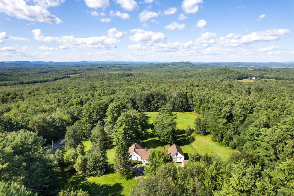 282 Quaker Ridge Road Leeds ME 04263