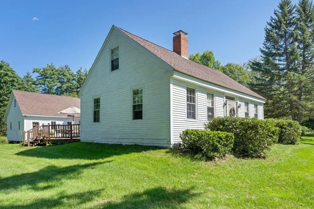 282 Quaker Ridge Road Leeds ME 04263