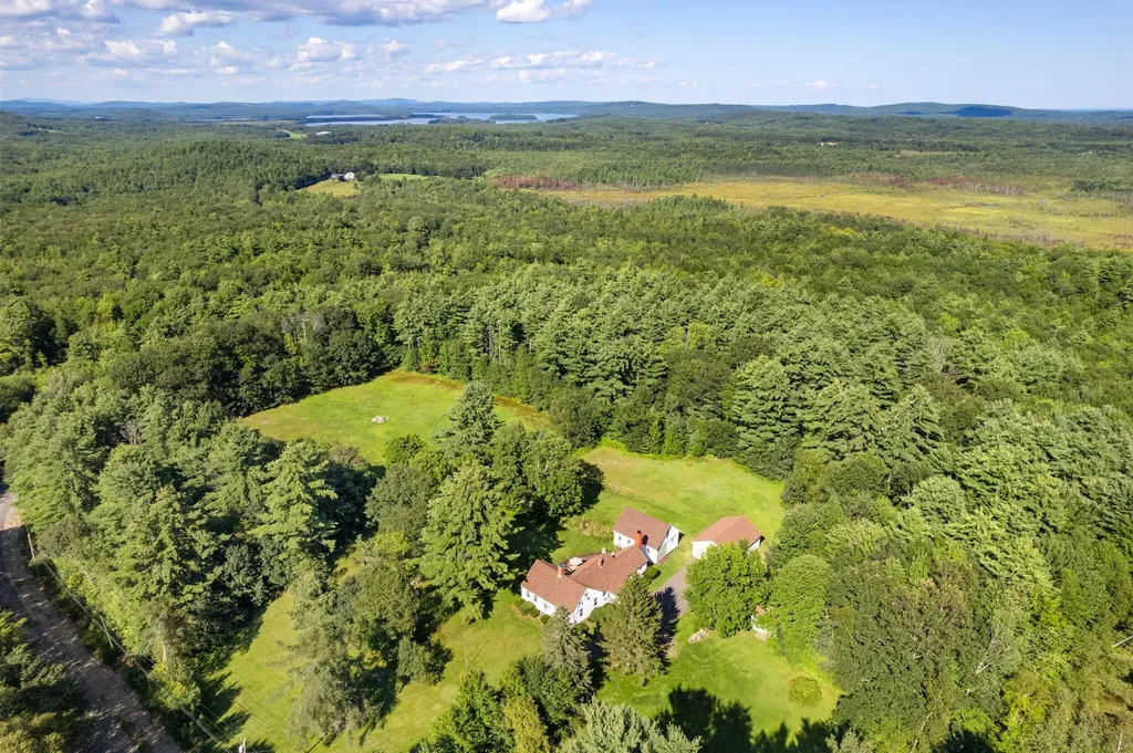 282 Quaker Ridge Road Leeds ME 04263
