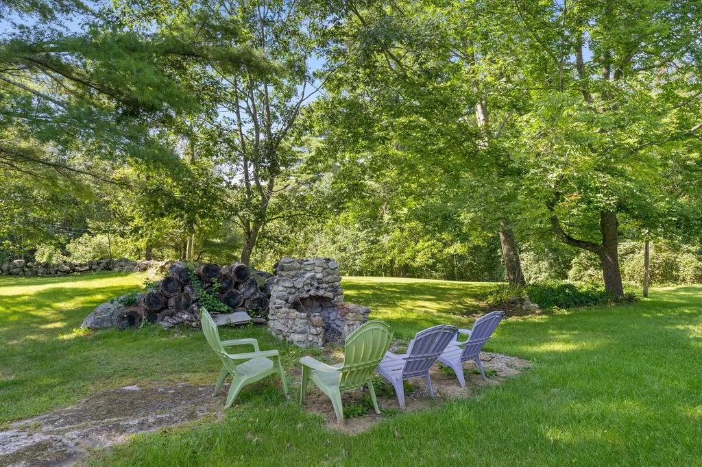 282 Quaker Ridge Road Leeds ME 04263