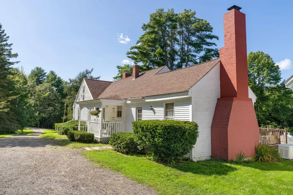 282 Quaker Ridge Road Leeds ME 04263
