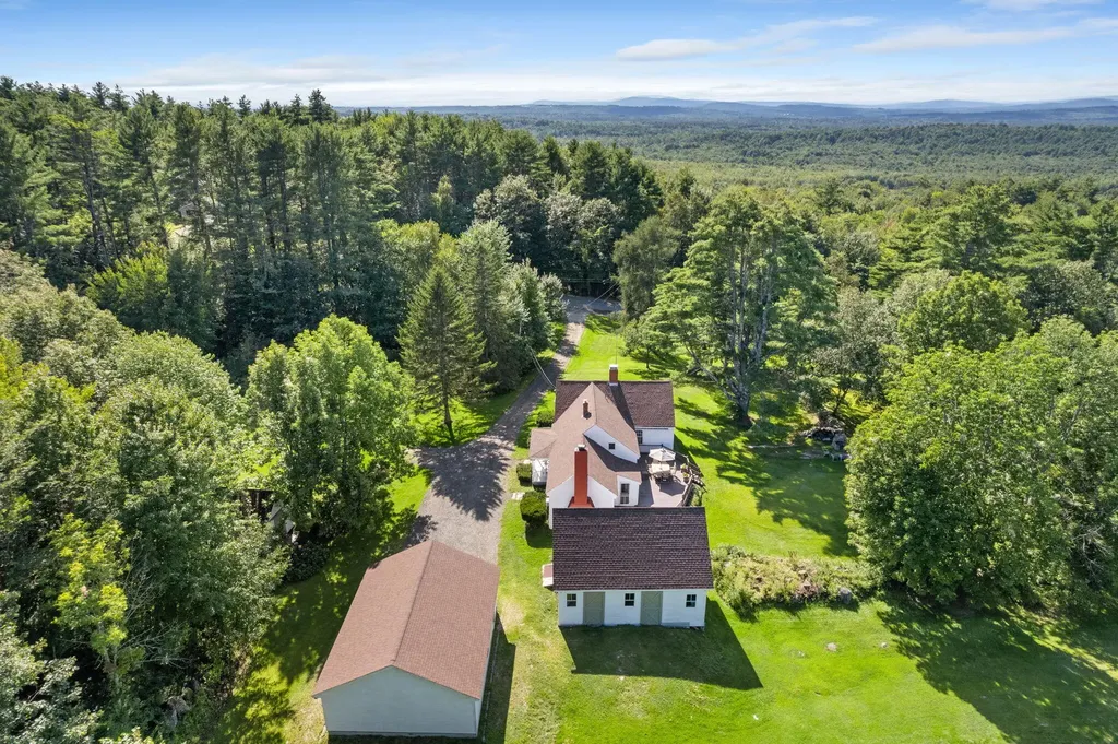 282 Quaker Ridge Road Leeds ME 04263