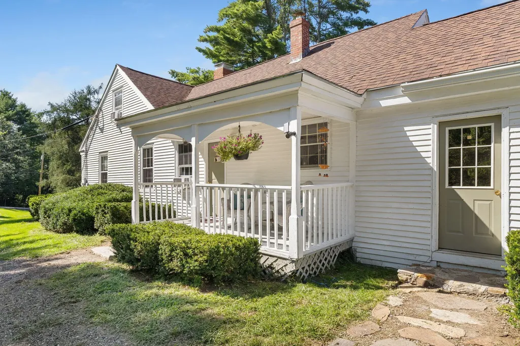 282 Quaker Ridge Road Leeds ME 04263