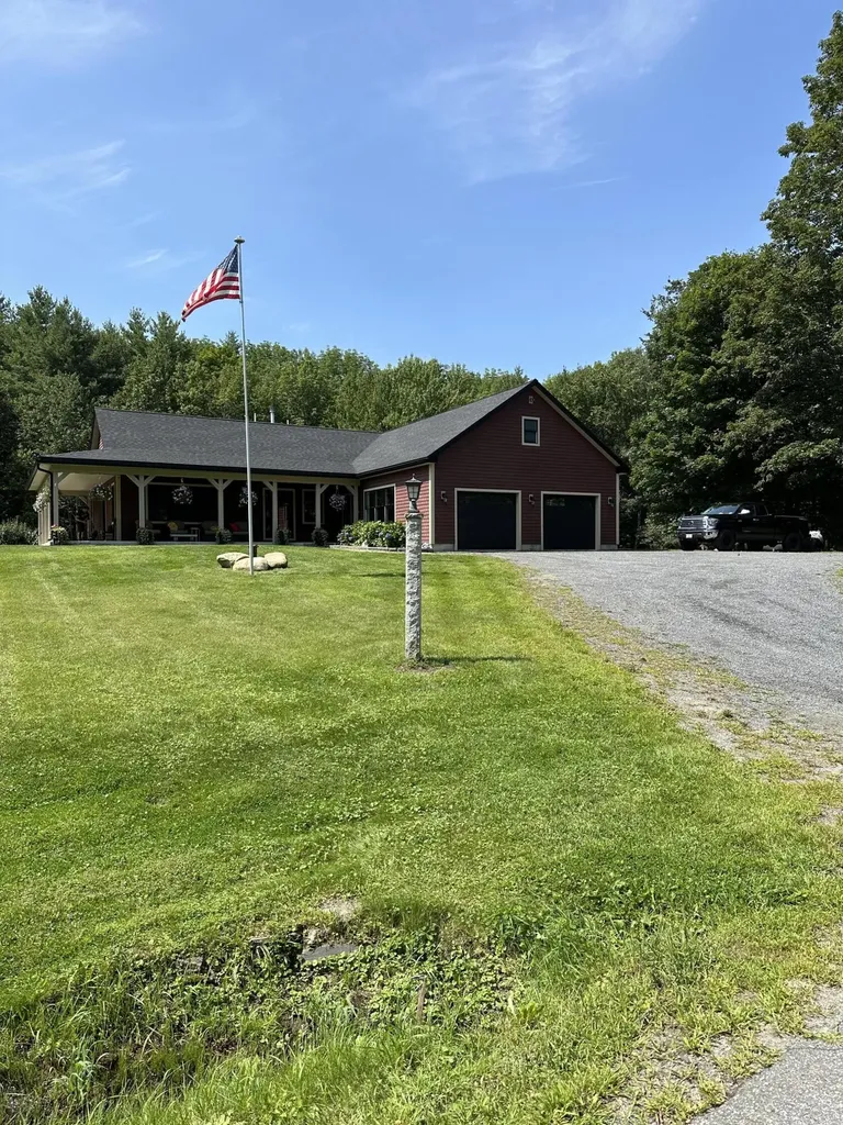 17 Adell Road Readfield ME 04355