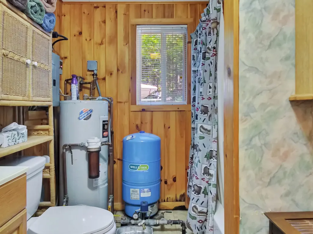 22 Vienna Shores Road Vienna ME 04360