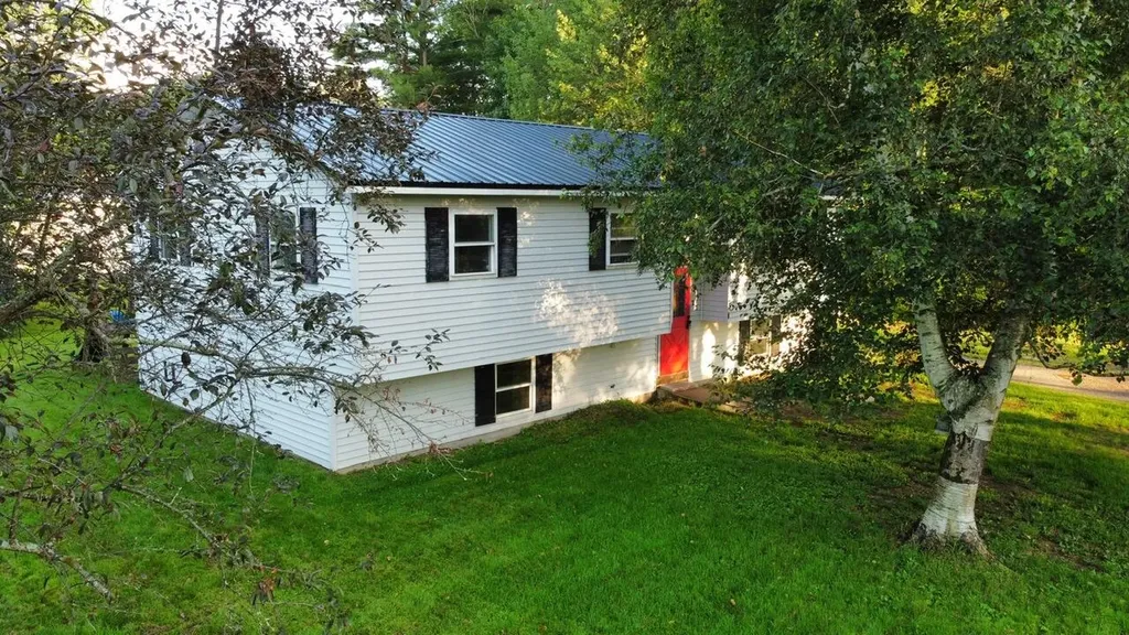 22 Bartholomew Street Lisbon ME 04250