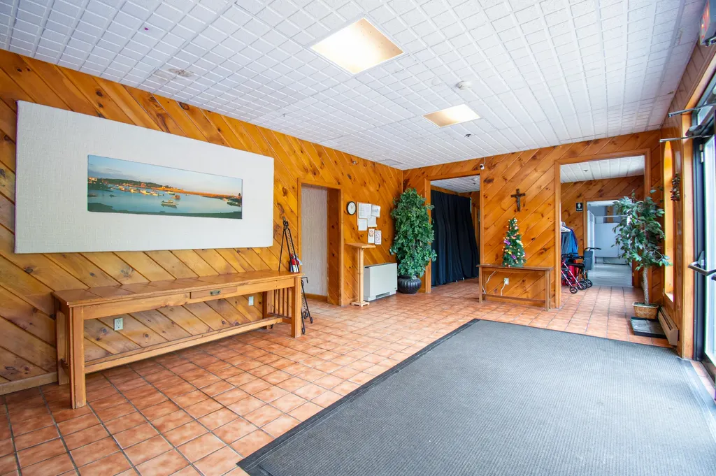 32 Sky-hy Drive Topsham ME 04086
