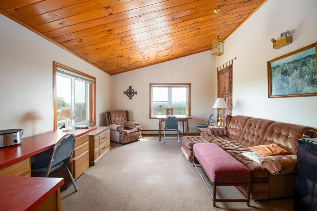 32 Sky-hy Drive Topsham ME 04086