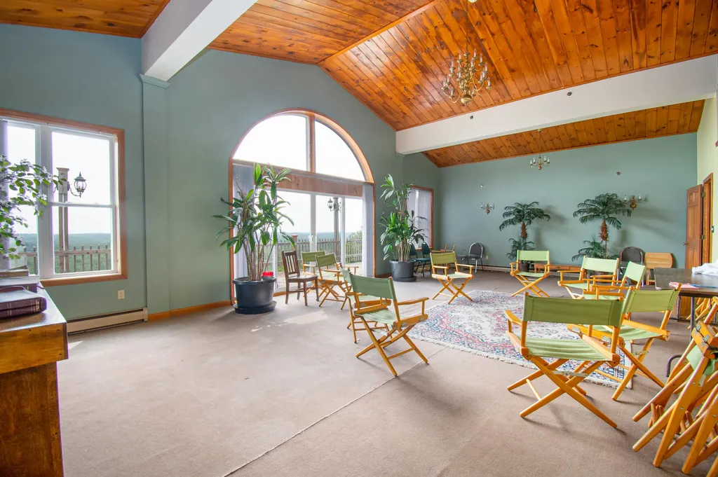 32 Sky-hy Drive Topsham ME 04086