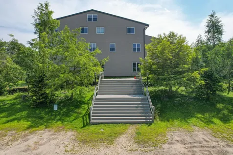 32 Sky-hy Drive Topsham ME 04086