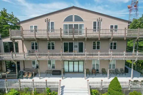 32 Sky-hy Drive Topsham ME 04086