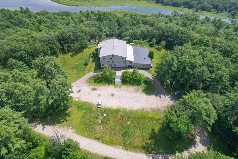 32 Sky-hy Drive Topsham ME 04086