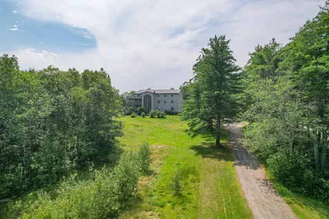 32 Sky-hy Drive Topsham ME 04086