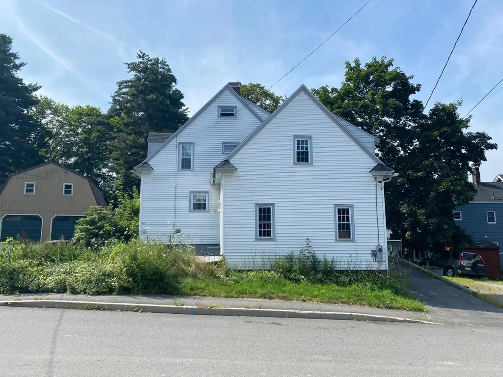 28 Greenlief Street Augusta ME 04330