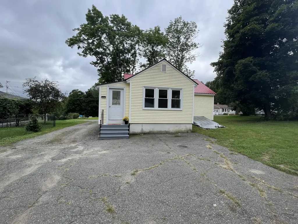 44 Pleasant Street Hampden ME 04444