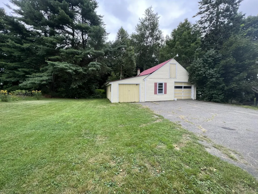 44 Pleasant Street Hampden ME 04444