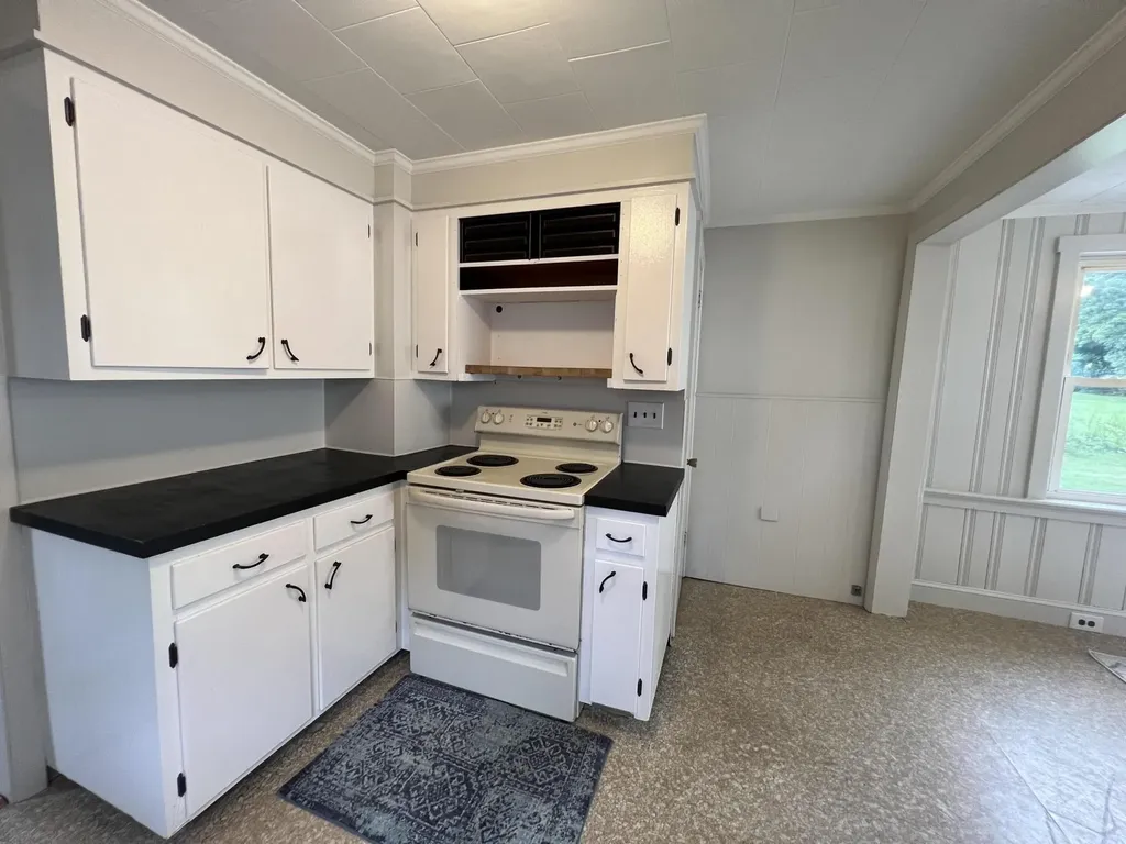 44 Pleasant Street Hampden ME 04444