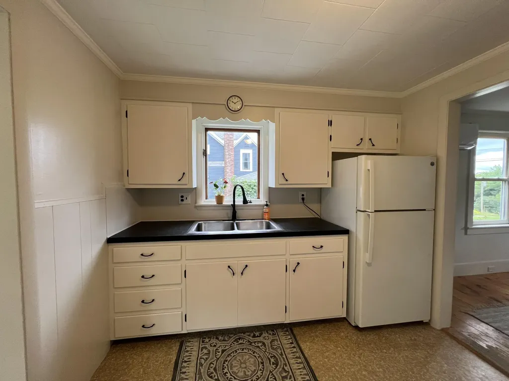 44 Pleasant Street Hampden ME 04444