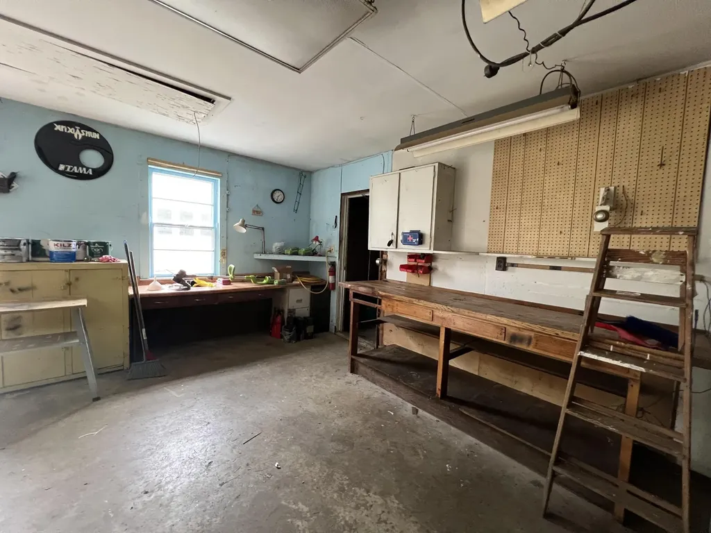 44 Pleasant Street Hampden ME 04444