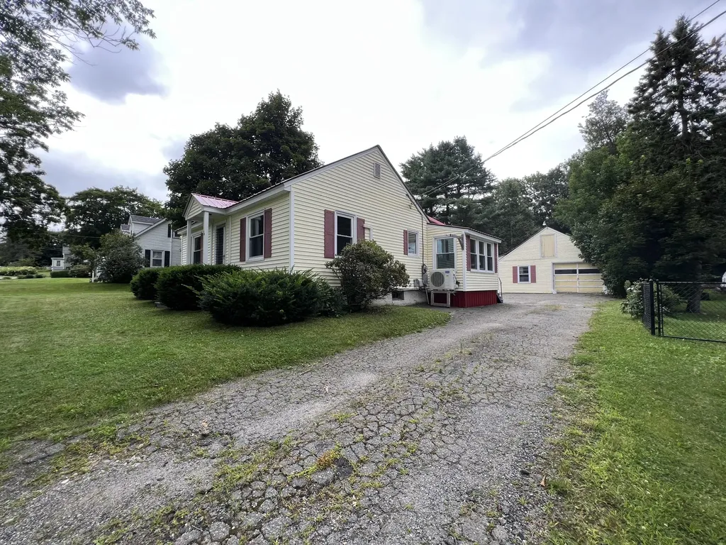 44 Pleasant Street Hampden ME 04444