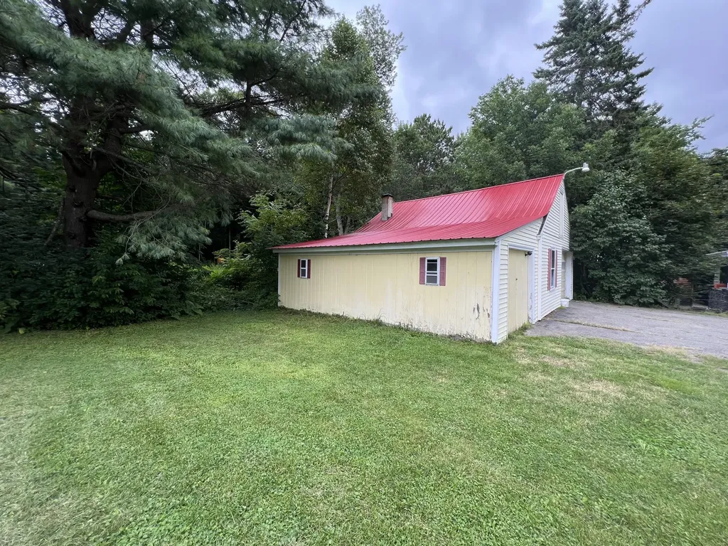 44 Pleasant Street Hampden ME 04444