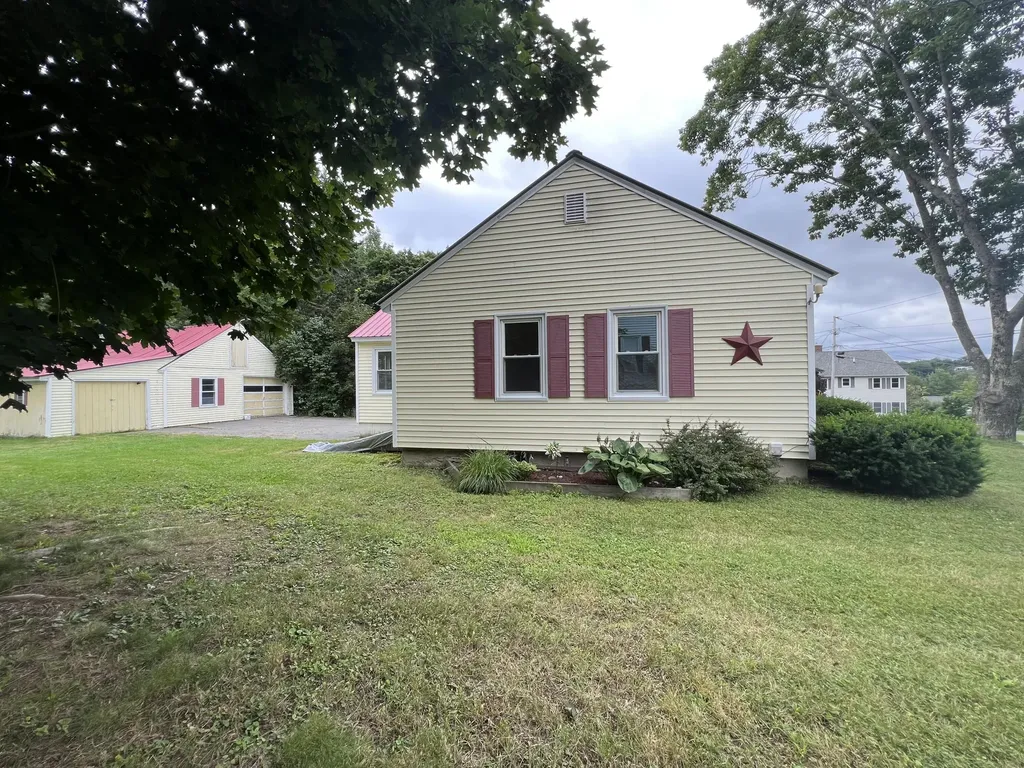 44 Pleasant Street Hampden ME 04444