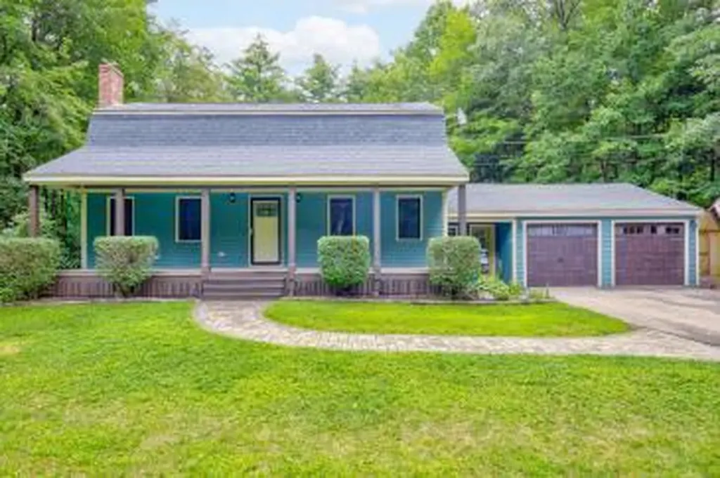 138 Tapley Road Buxton ME 04093