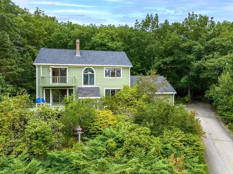 19 Acadia Drive Rockland ME 04841