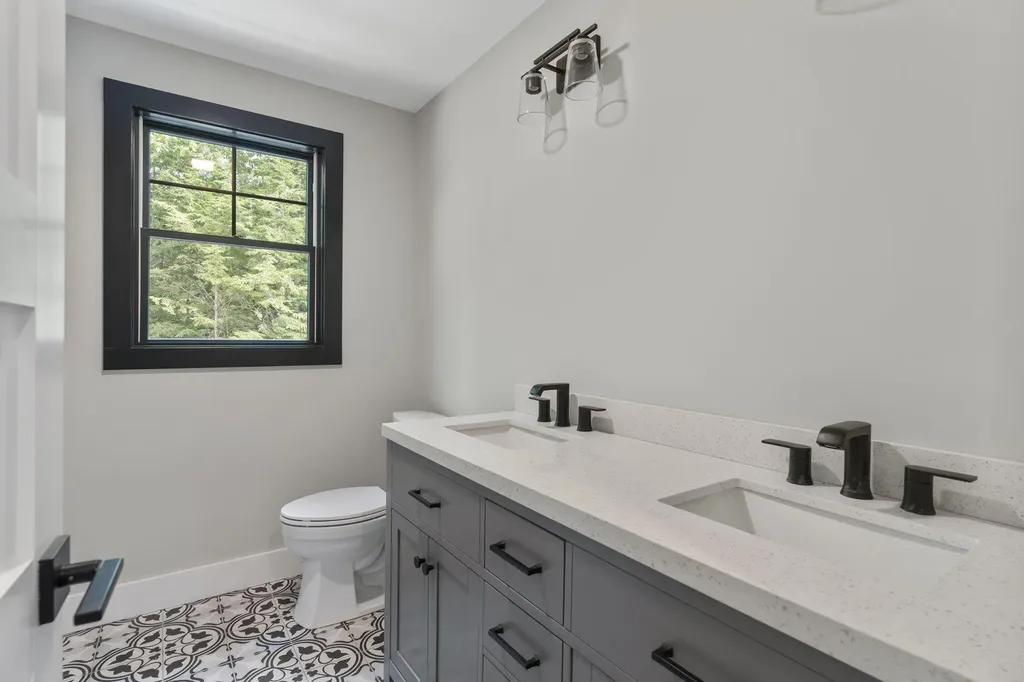 82 Knight Way North Yarmouth ME 04097