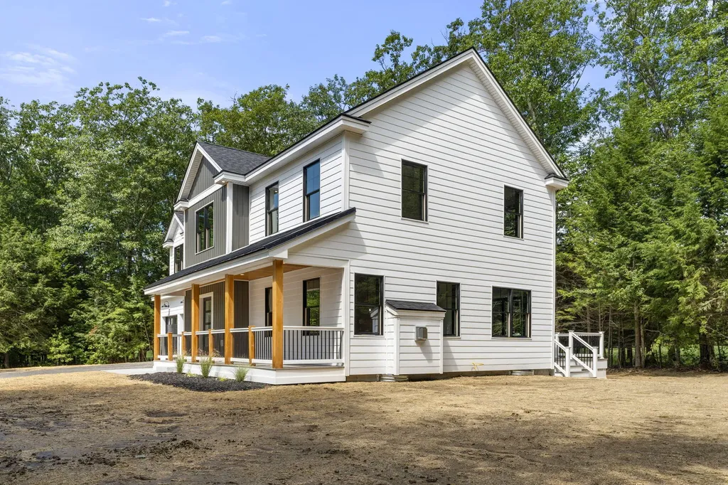 82 Knight Way North Yarmouth ME 04097