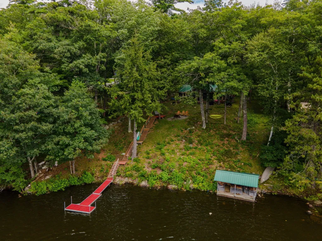 84 Lothridge Lane Richmond ME 04357