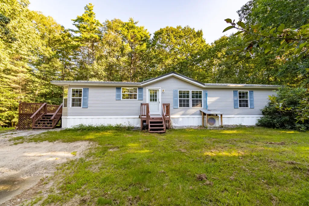 19 Harmons Corner Road Auburn ME 04210
