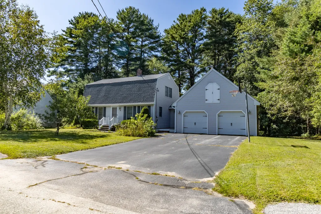 3 Hickory Drive Brunswick ME 04011