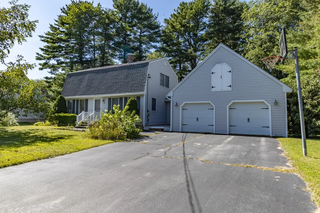 3 Hickory Drive Brunswick ME 04011