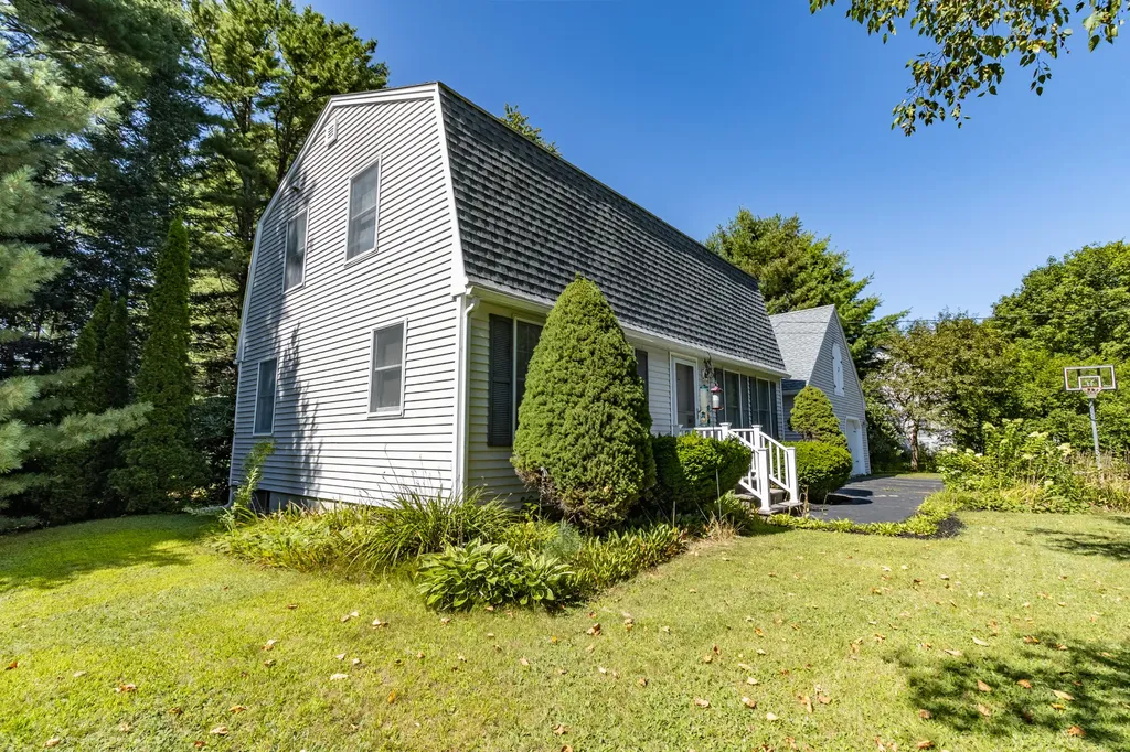 3 Hickory Drive Brunswick ME 04011