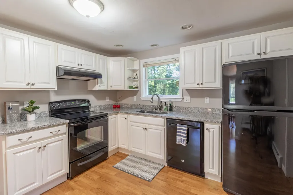 3 Hickory Drive Brunswick ME 04011