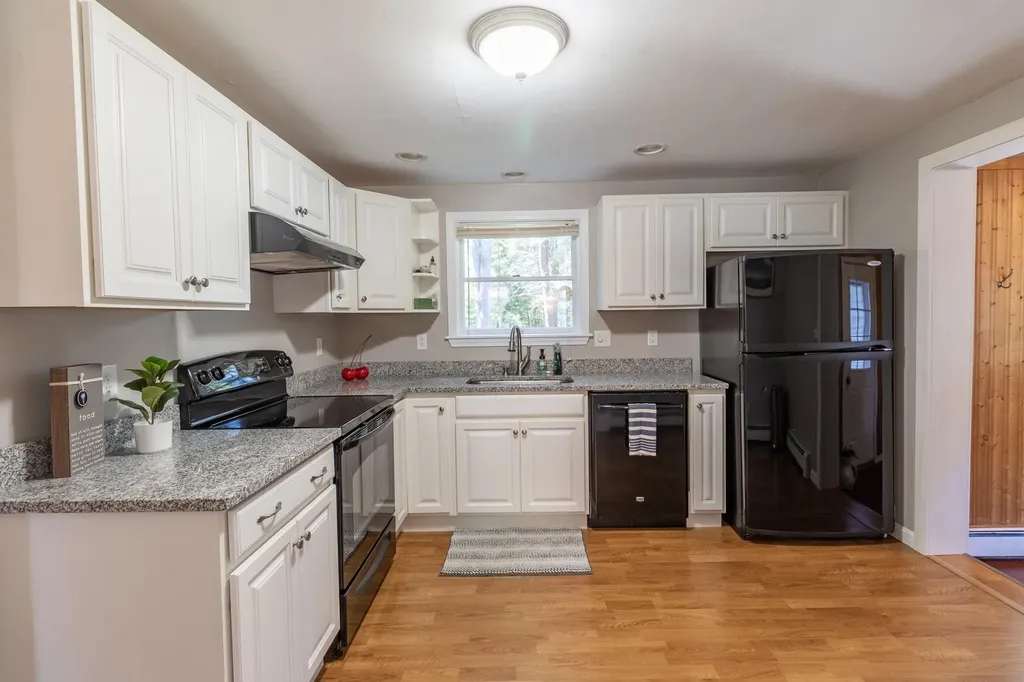 3 Hickory Drive Brunswick ME 04011