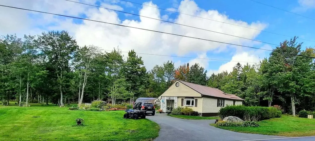 2595 Edinburg Road Argyle Twp ME 04468