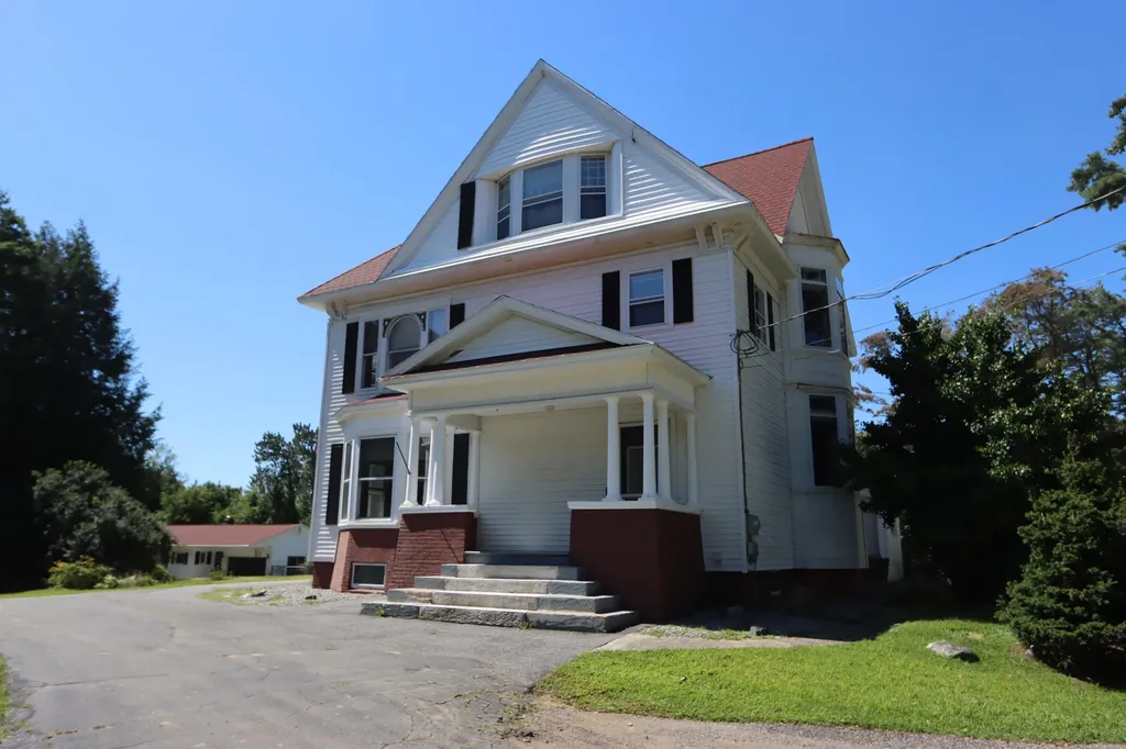 632 Main Street Lewiston ME 04240