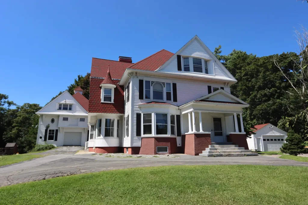 632 Main Street Lewiston ME 04240