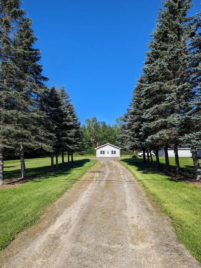 76 Oxbow Road Palmyra ME 04965