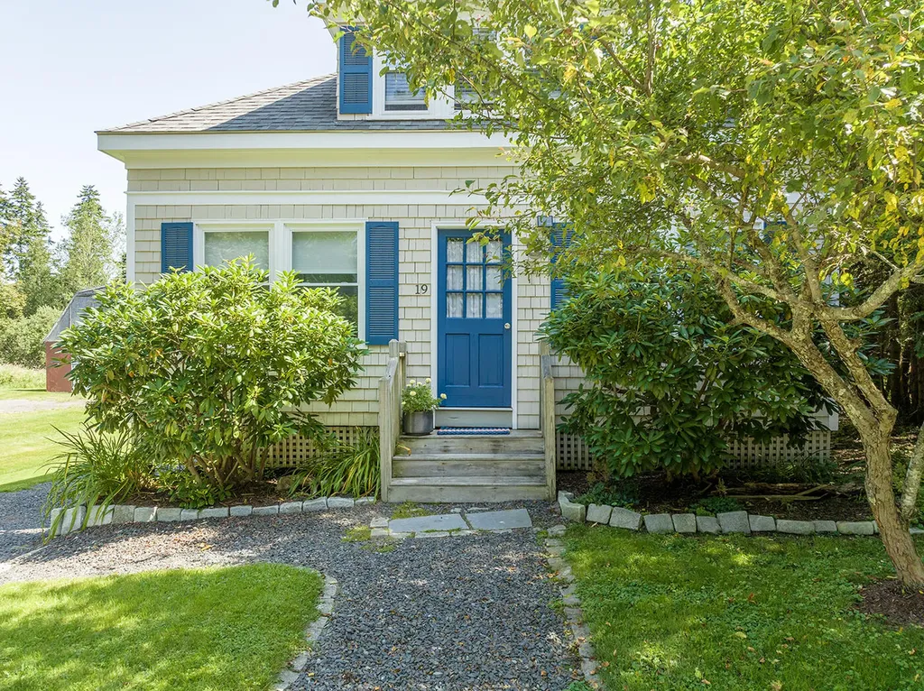 19 Watts Avenue Saint George ME 04860