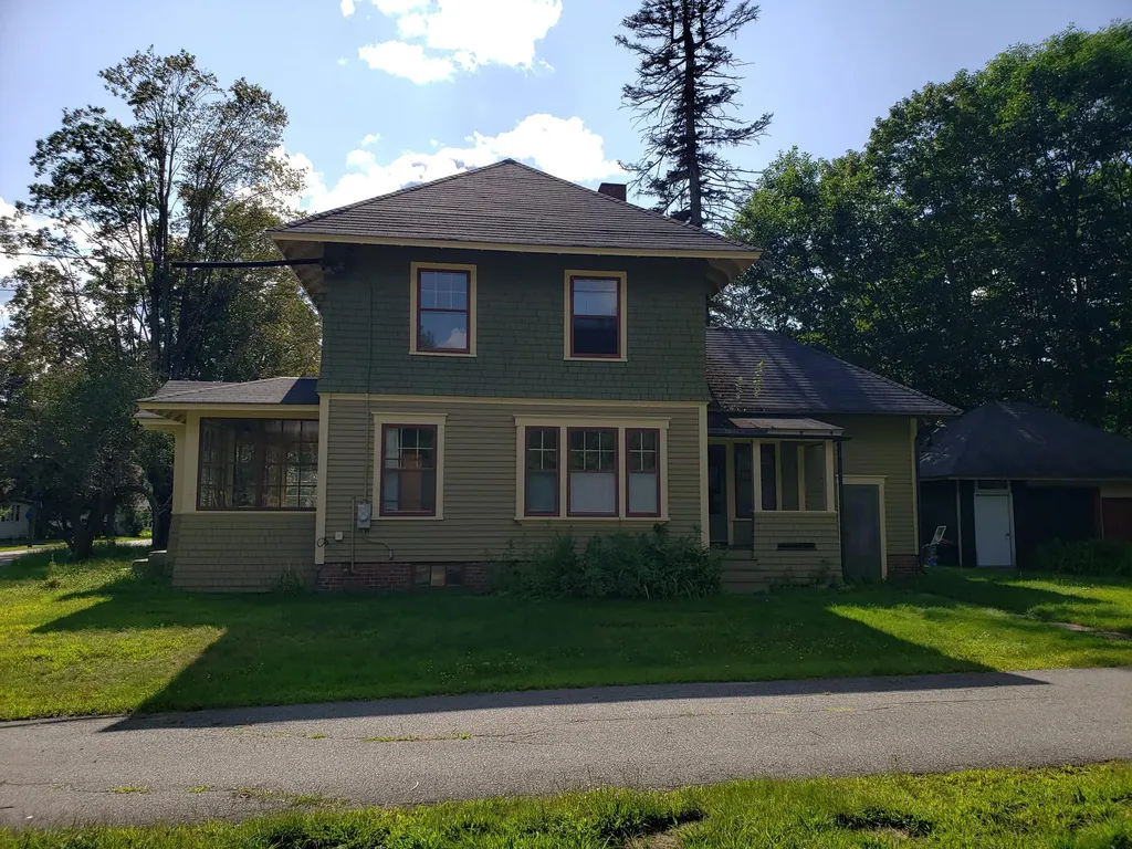 118 Stewart Avenue Farmington ME 04938