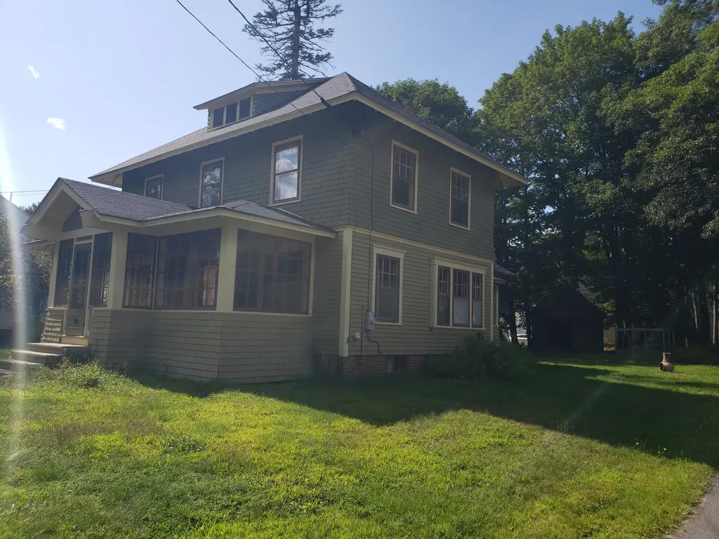 118 Stewart Avenue Farmington ME 04938