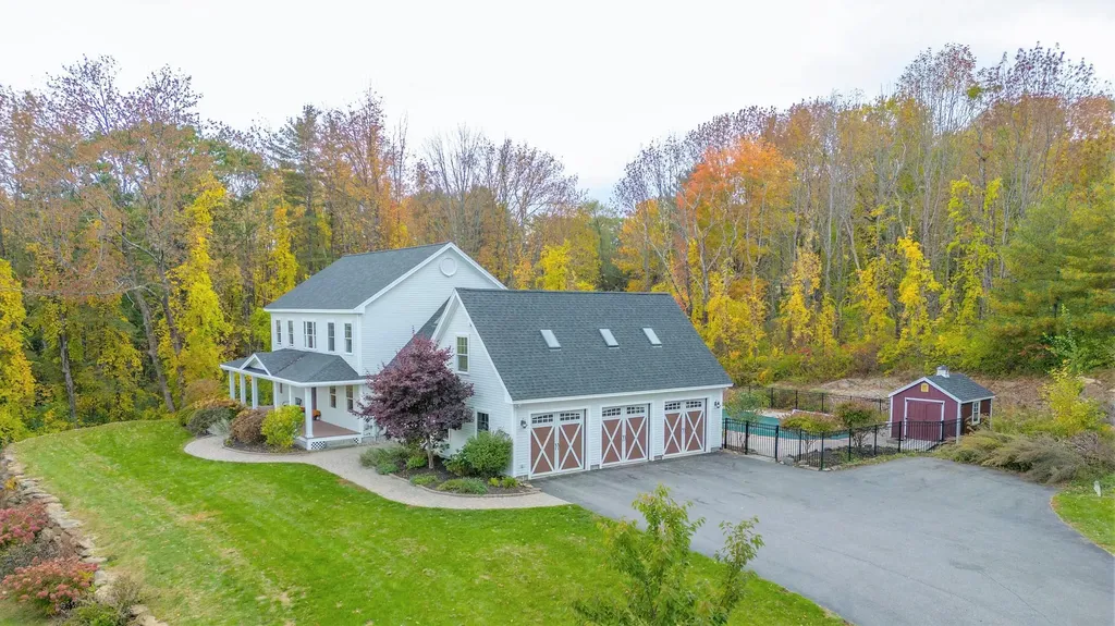 19 Salty Dog Way Falmouth ME 04105