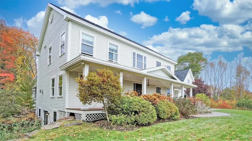 19 Salty Dog Way Falmouth ME 04105