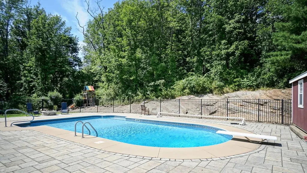 19 Salty Dog Way Falmouth ME 04105