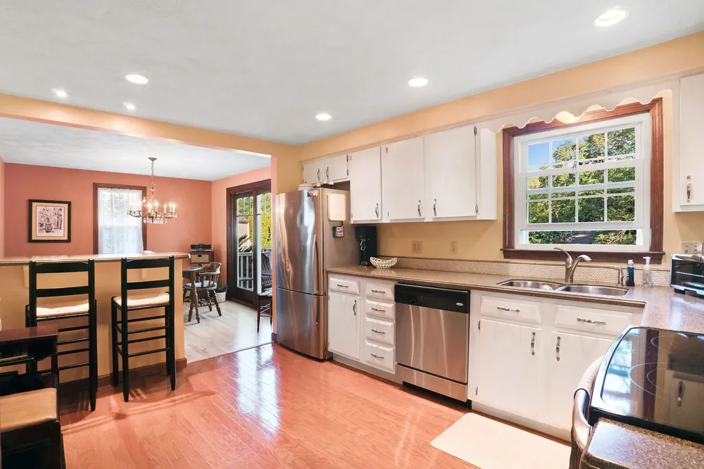 15 Cannon Lane Scarborough ME 04074