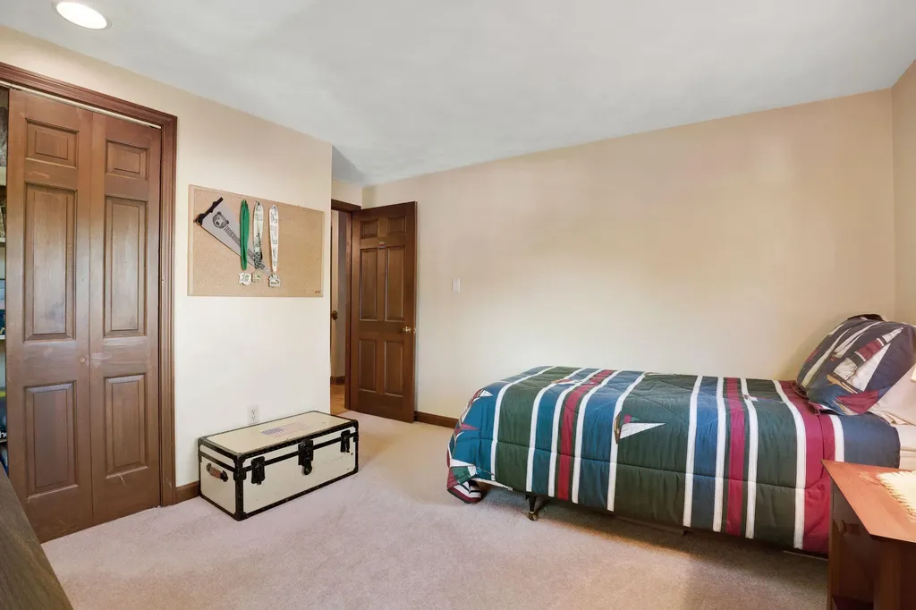 15 Cannon Lane Scarborough ME 04074