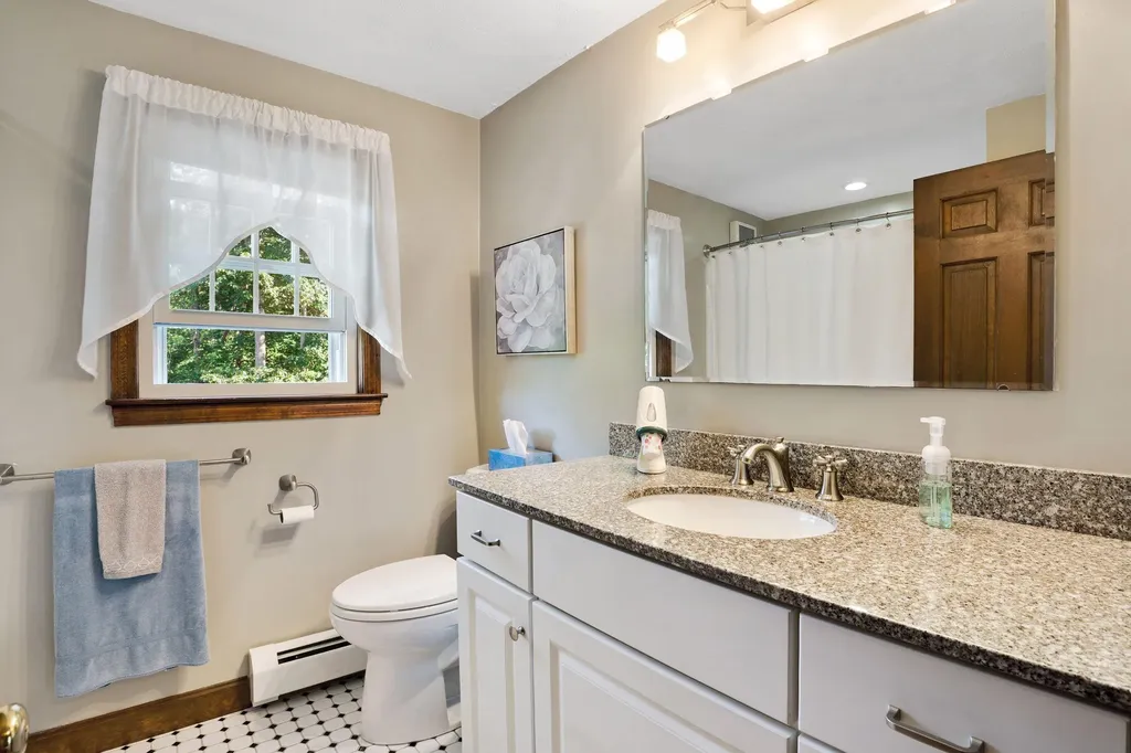 15 Cannon Lane Scarborough ME 04074